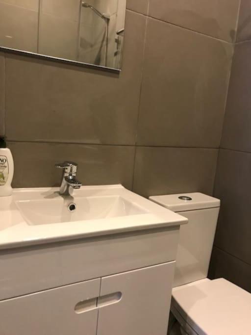Charming In Campolide - 2f Apartamento *