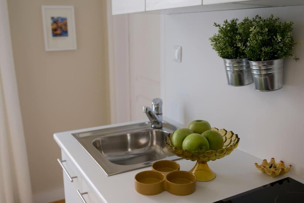 Romantic & Renewed 1 Bedroom In Campolide - 1e Apartamento *