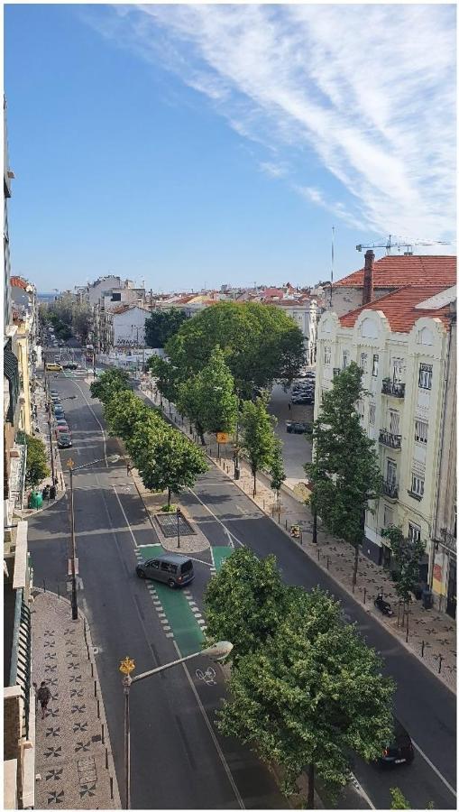 Single Or Double With Balcony Close To Alameda Metro! Habitación en casa particular Lisboa