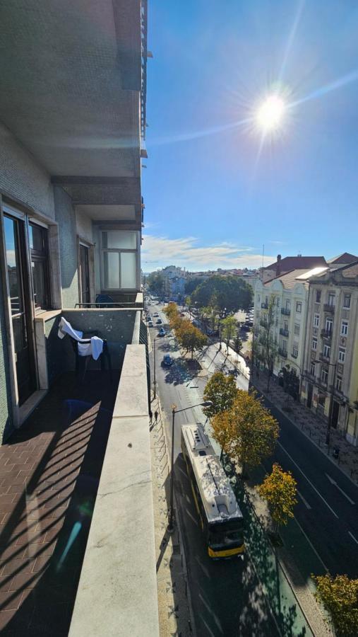 Single Or Double With Balcony Close To Alameda Metro! Habitación en casa particular Lisboa