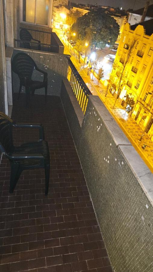 Single Or Double With Balcony Close To Alameda Metro! * Lisboa