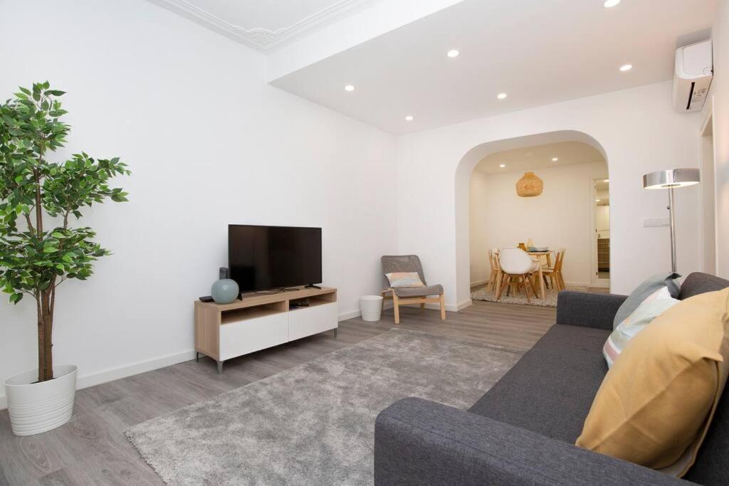 Apartment Santa Marta Cozy W/ Ac Lisbon