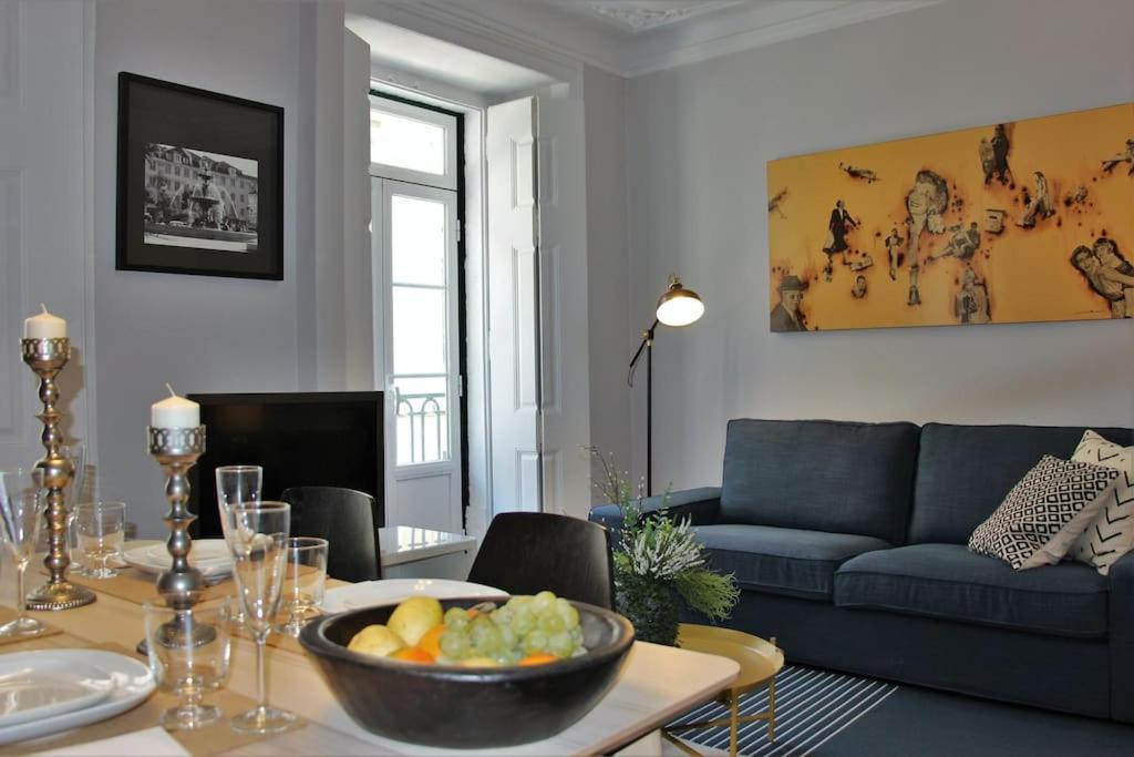 Apartamento Sm1-happy At Hip Pr.real & Bair.alto + Private Patio! *