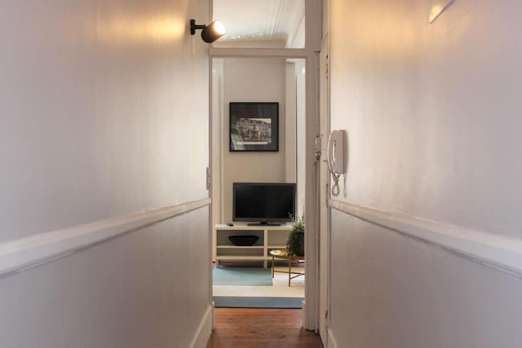 Apartamento Sm1-happy At Hip Pr.real & Bair.alto + Private Patio!