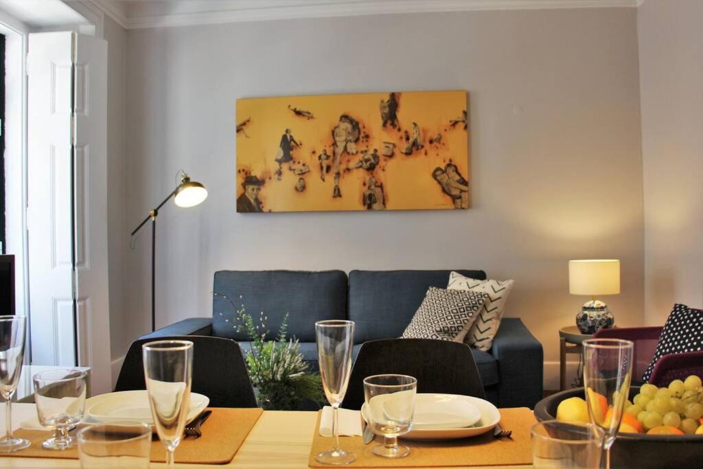 Apartamento Sm1-happy At Hip Pr.real & Bair.alto + Private Patio! *