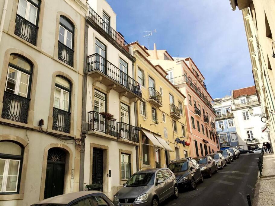 Apartamento Sm1-happy At Hip Pr.real & Bair.alto + Private Patio! Lisboa