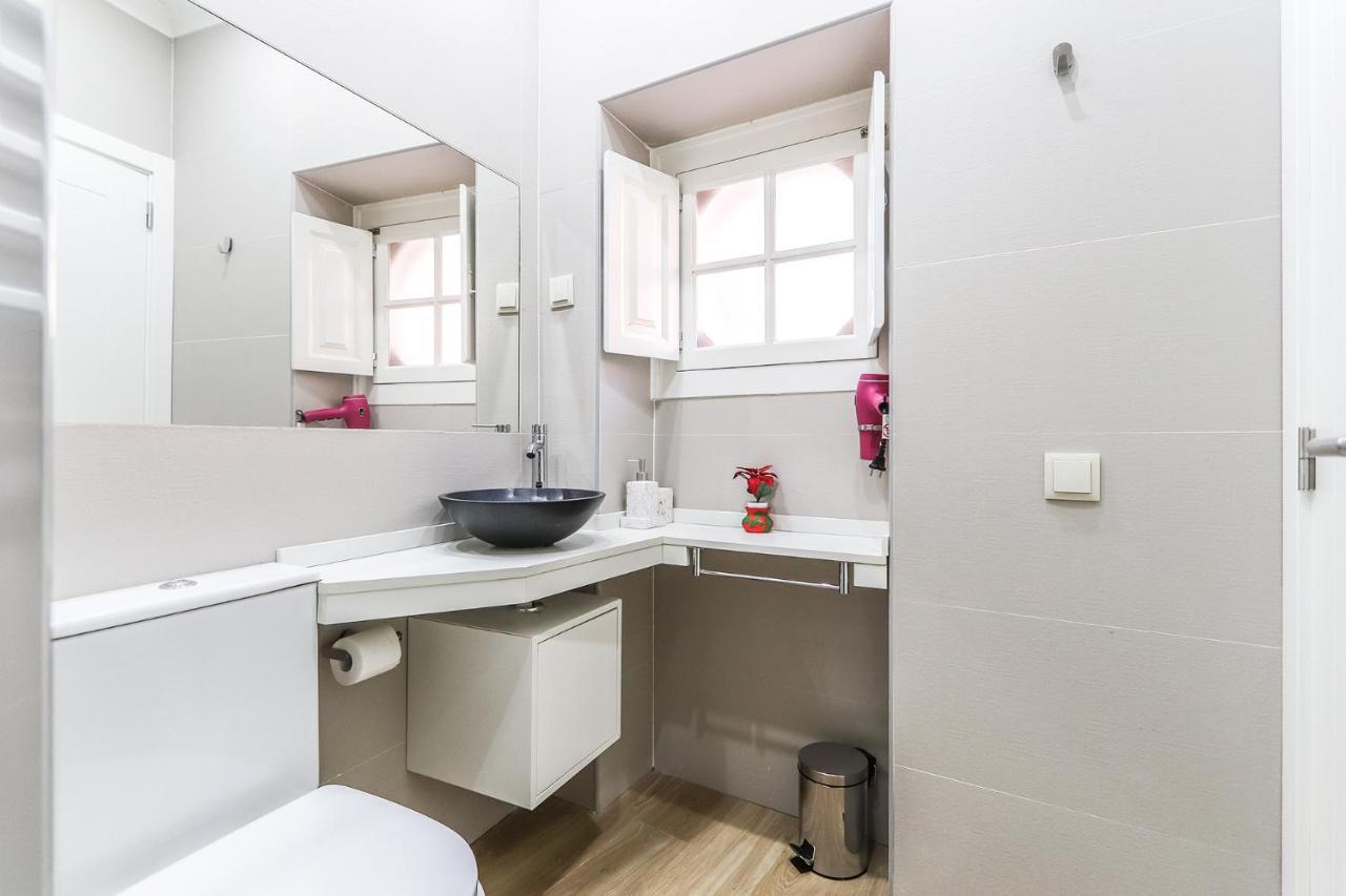 Portucale ! Moscavide Casa Branca W/ Terrace Apartamento Lisboa