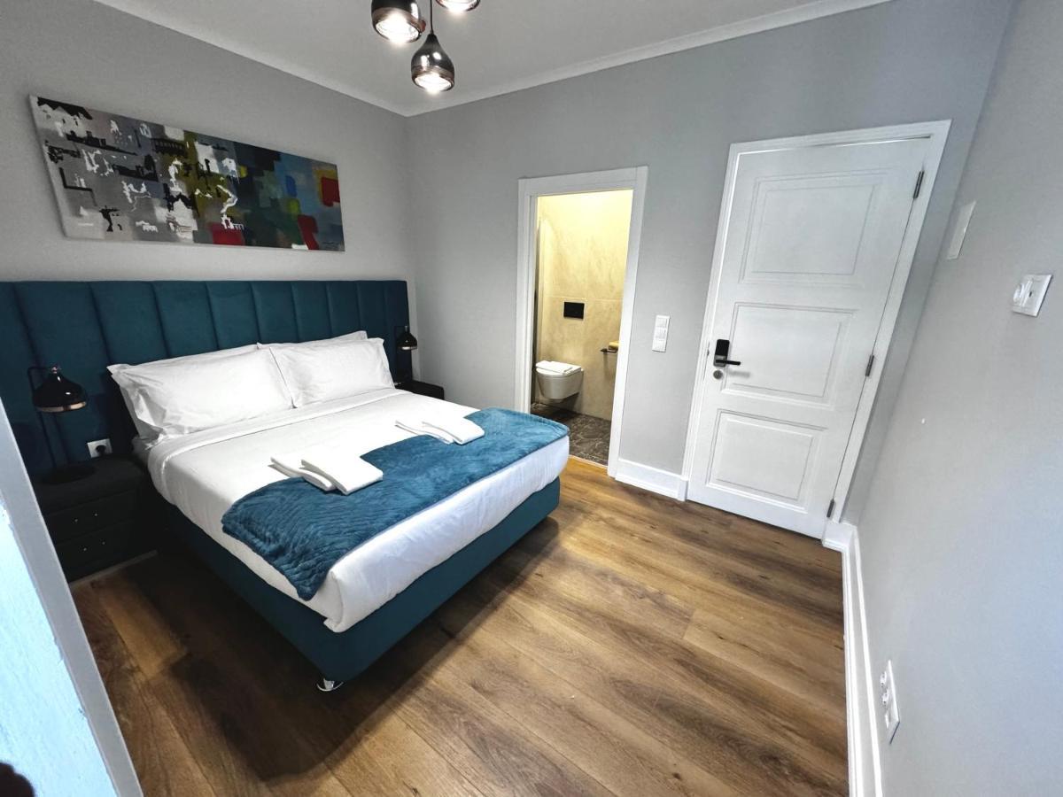 Relax And Explore And Bed and breakfast