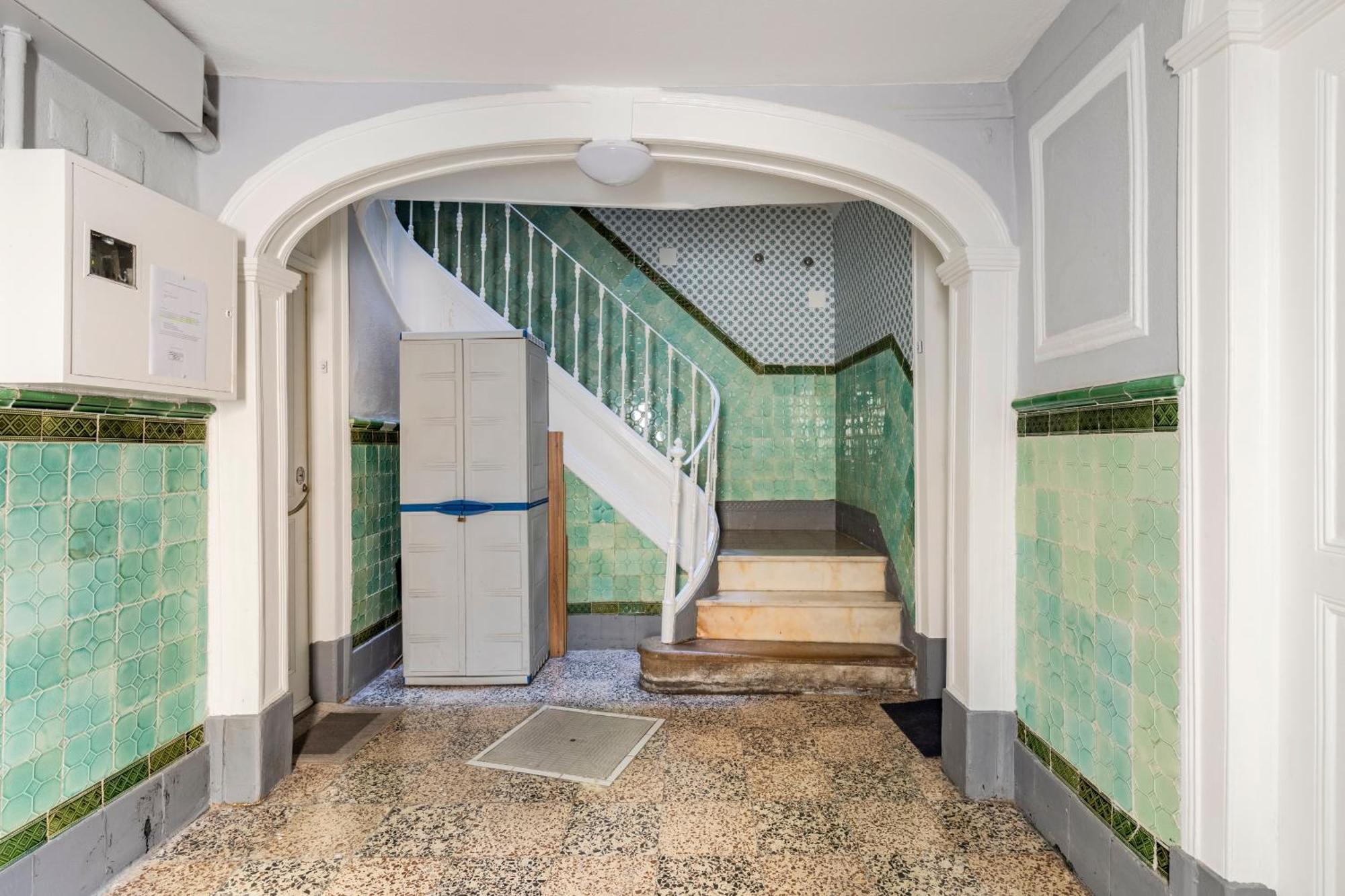 Avenida Da Liberdade Area, Bright And Newly Renovated 2 Bedroom Apartment, Historical Center
