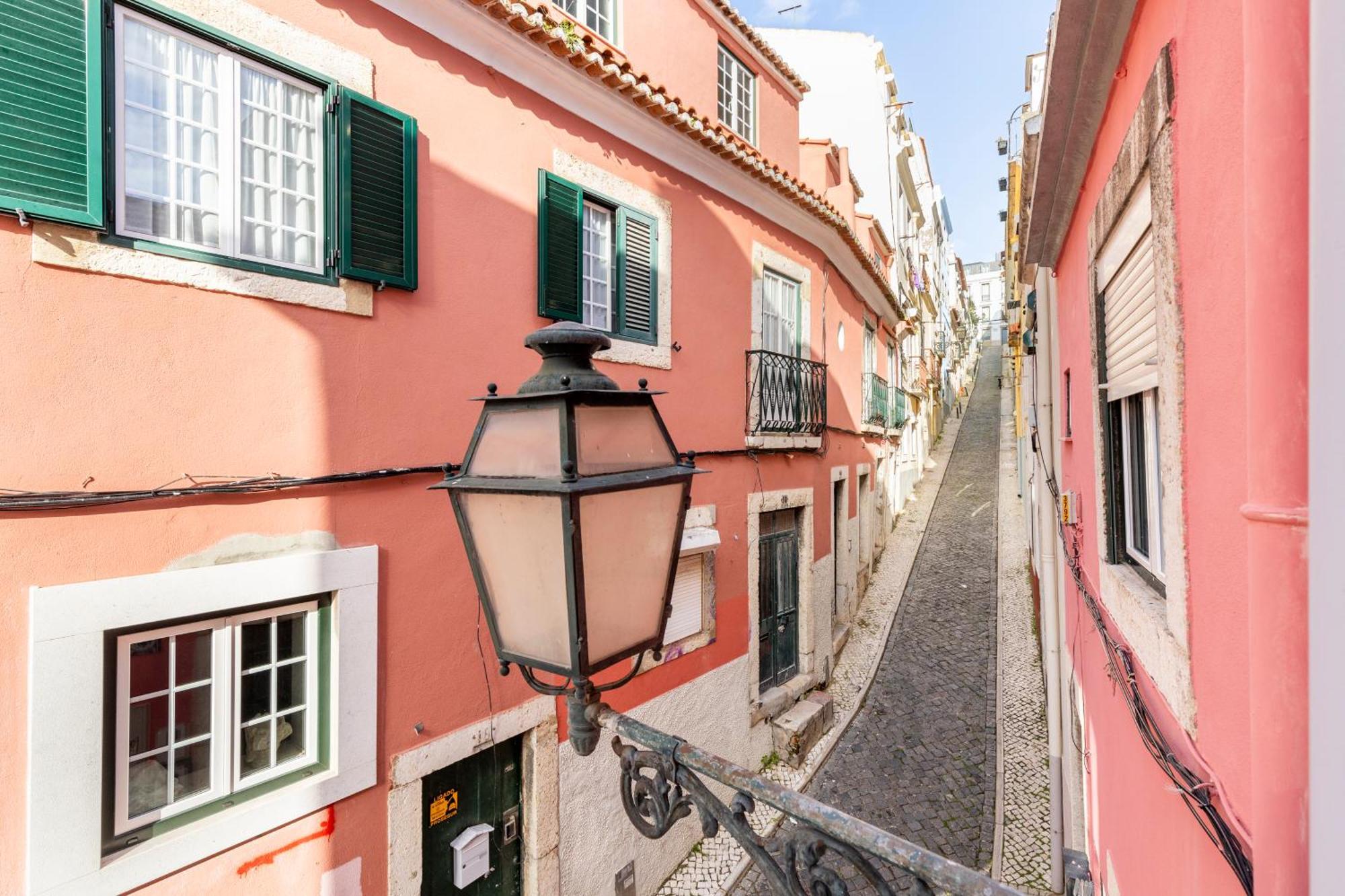 Avenida Da Liberdade Area, Bright And Newly Renovated 2 Bedroom Apartment, Historical Center Apartamento *