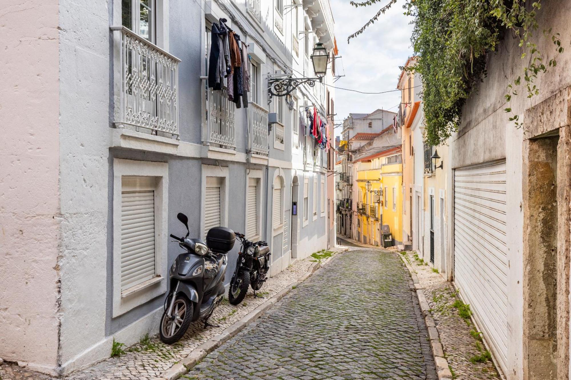 Avenida Da Liberdade Area, Bright And Newly Renovated 2 Bedroom Apartment, Historical Center * Lisboa