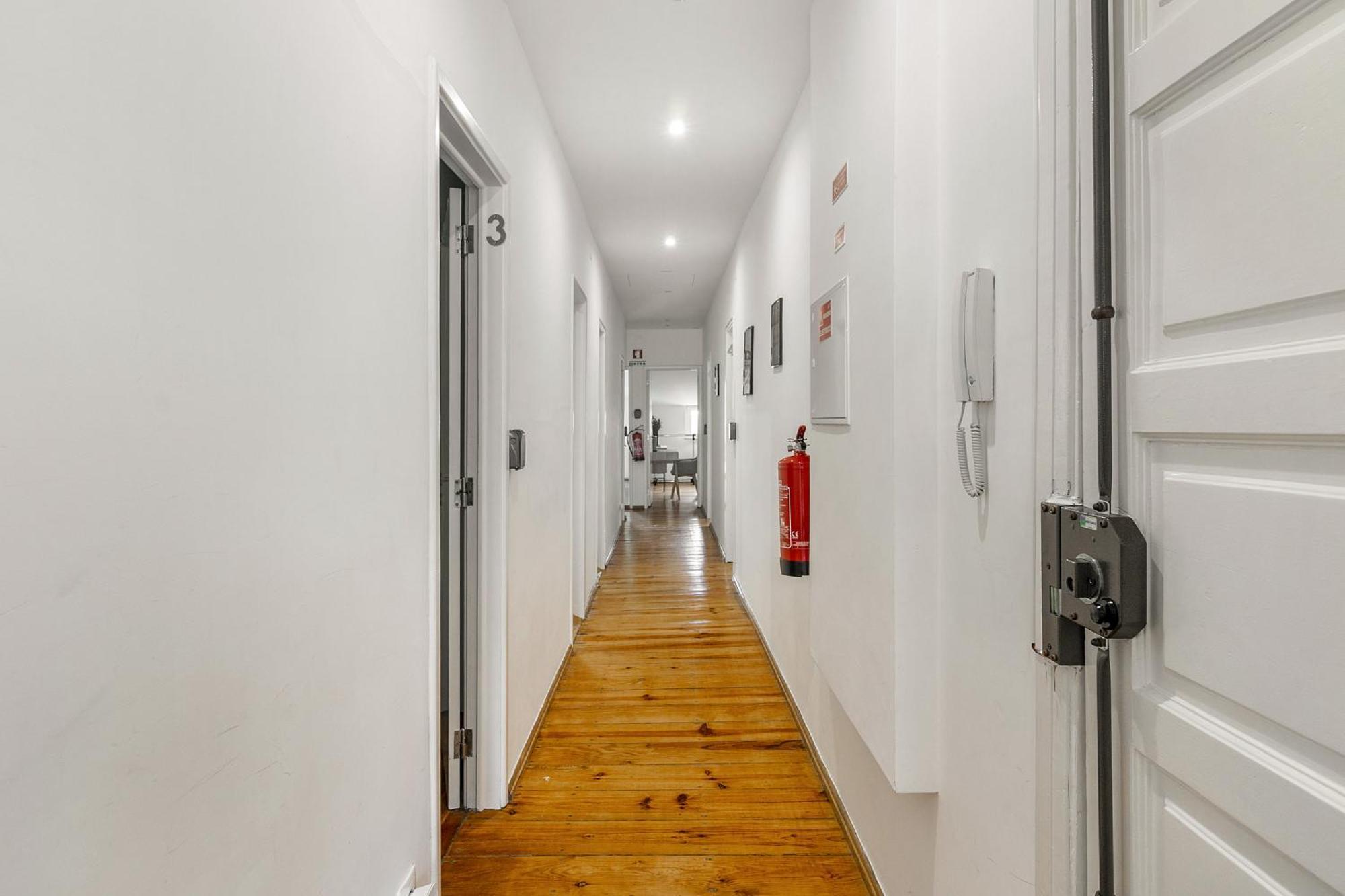 Pensión Whome Urban Tech Retreat, Modern Hubs For Remote Living Lisboa