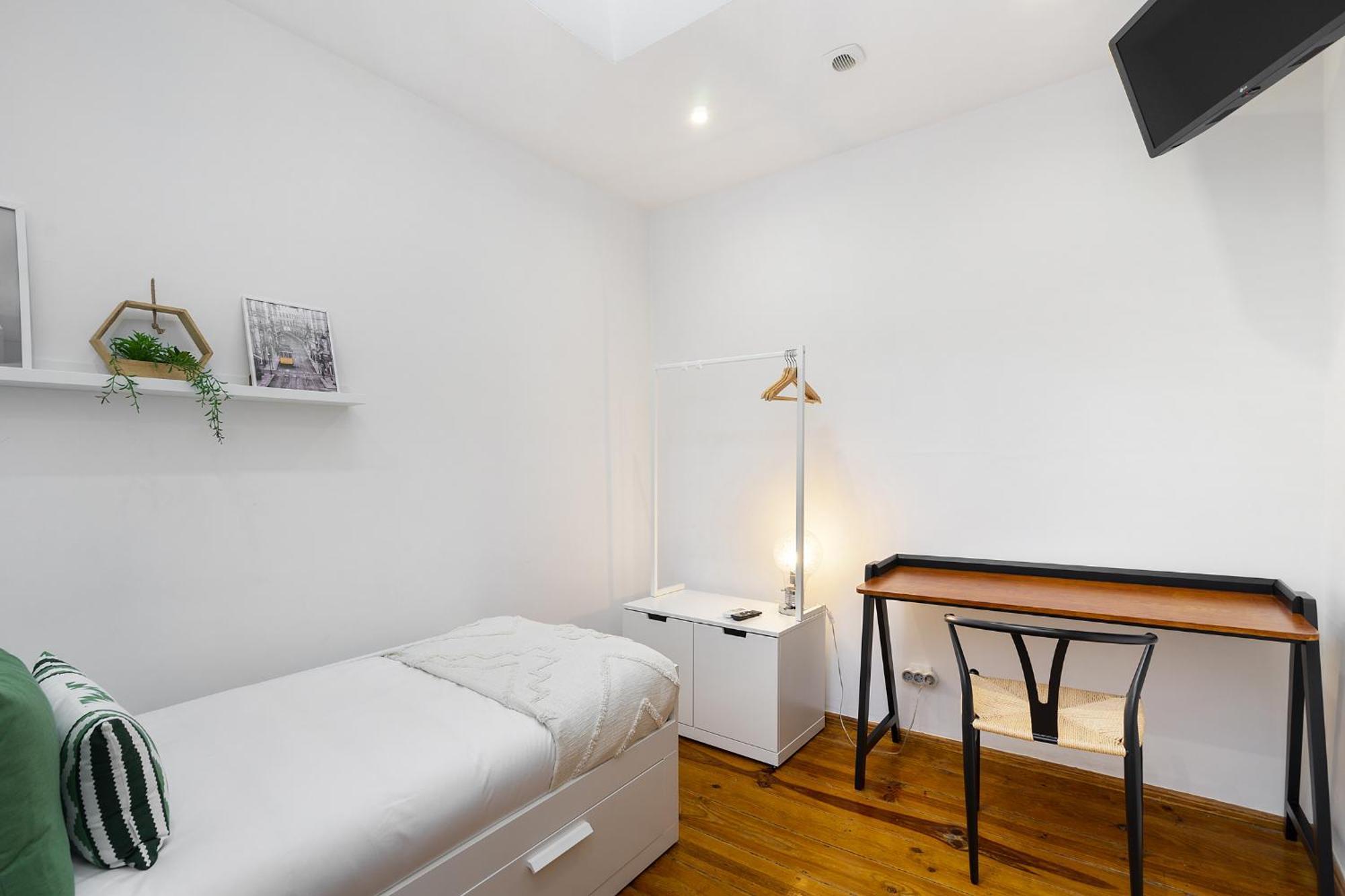 Pensión Whome Urban Tech Retreat, Modern Hubs For Remote Living *
