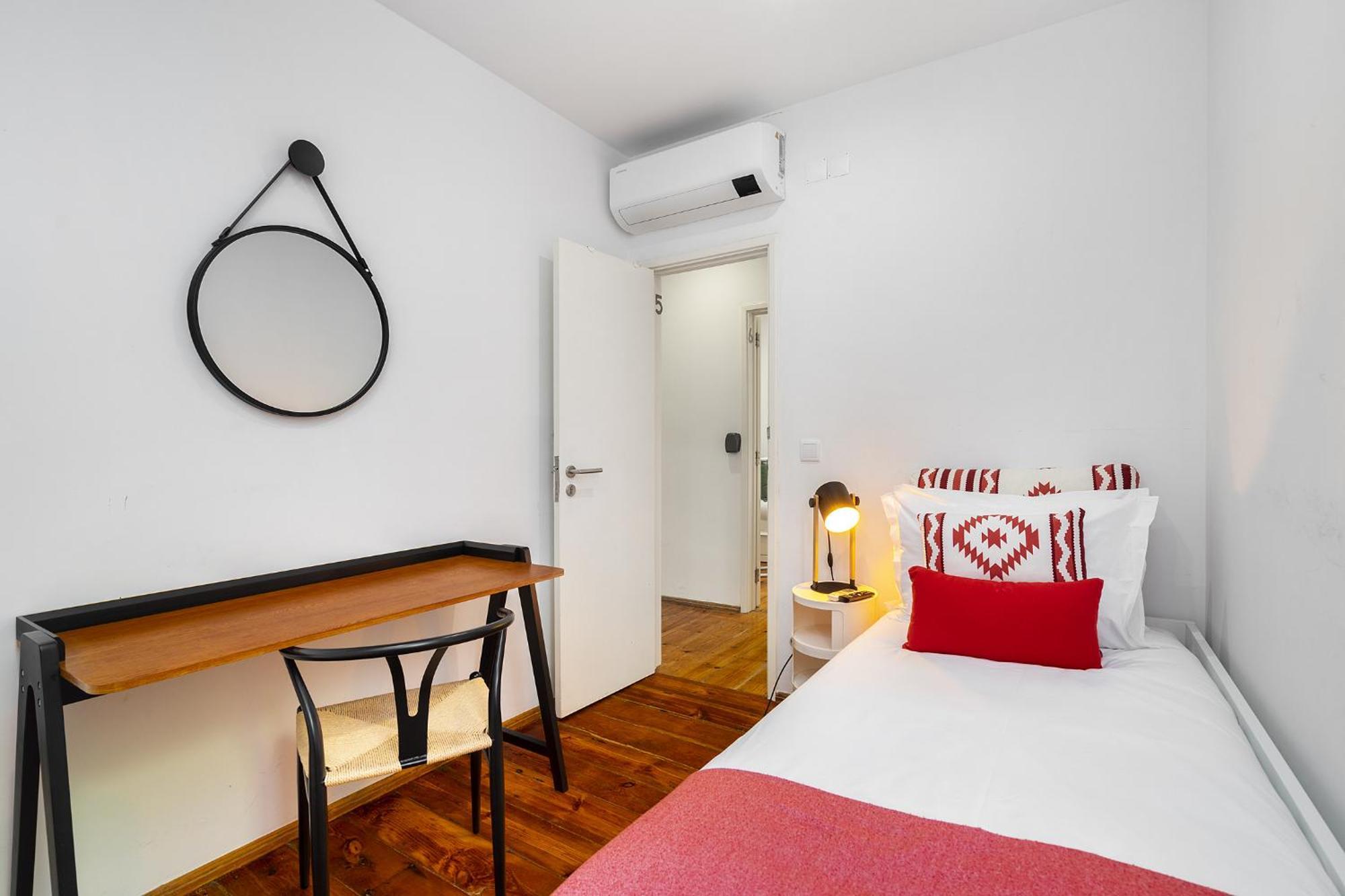 Pensión Whome Urban Tech Retreat, Modern Hubs For Remote Living Lisboa