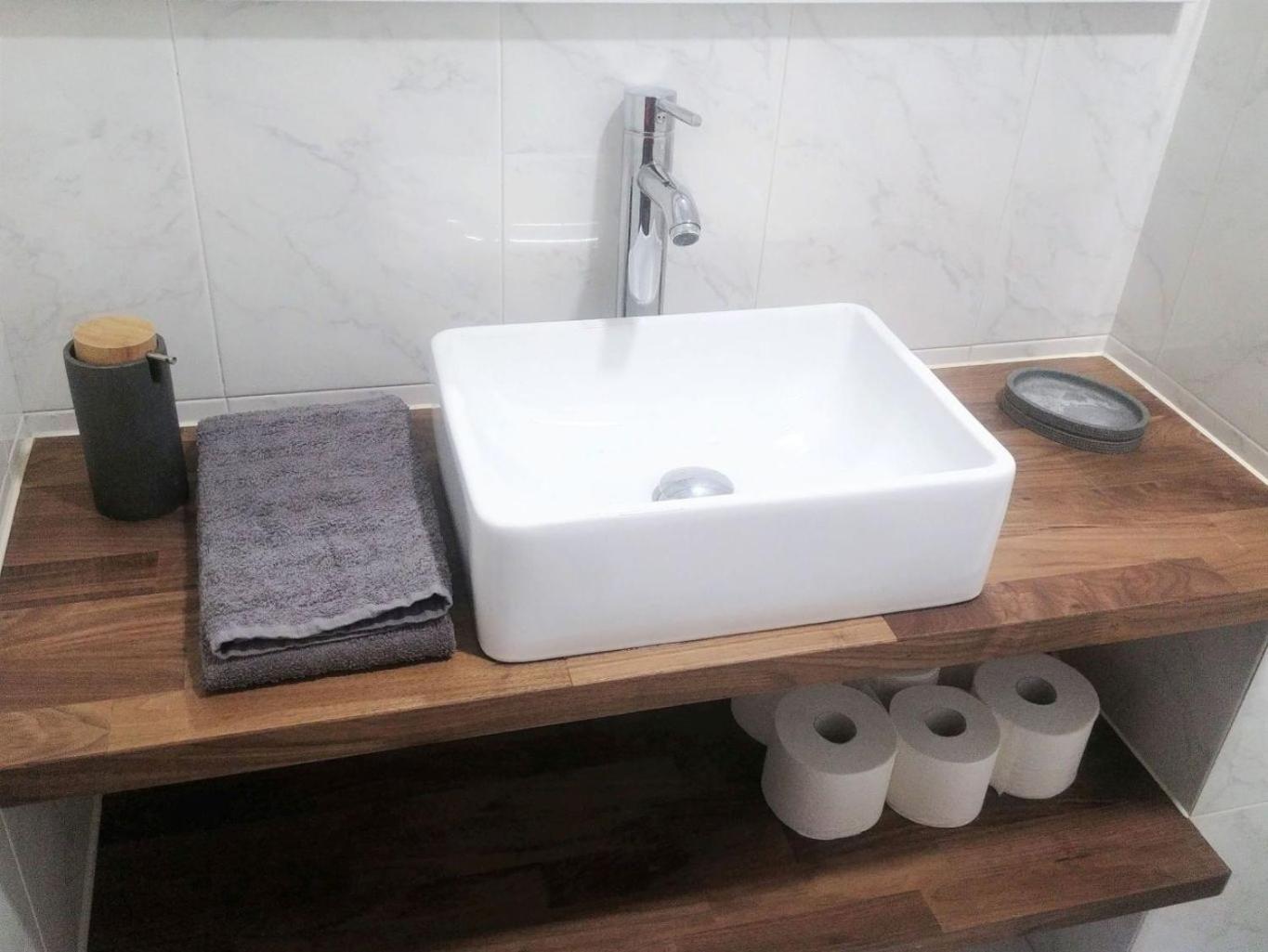 Be Local - With 3 Bedroom Near Oriente Station In *