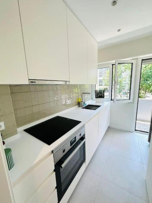 Crespo Flat Next To Avenida Liberdade Location *