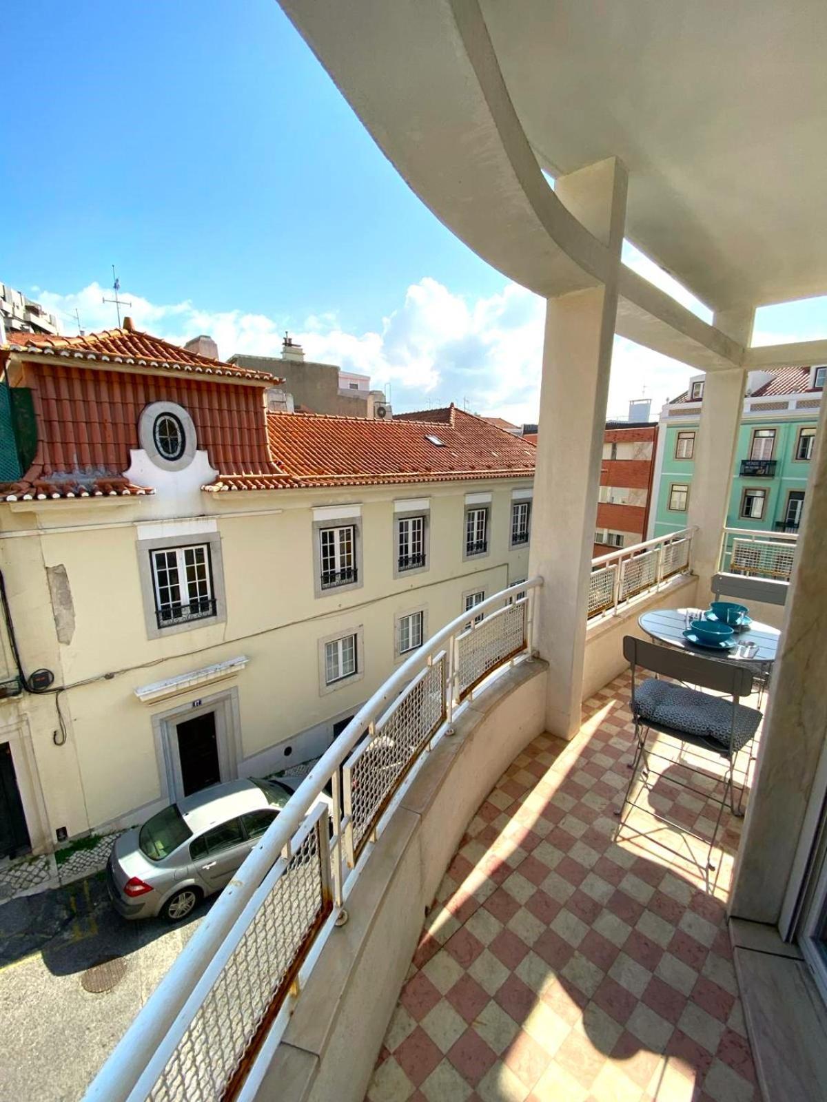 Apartamento Sunny With A Balcony