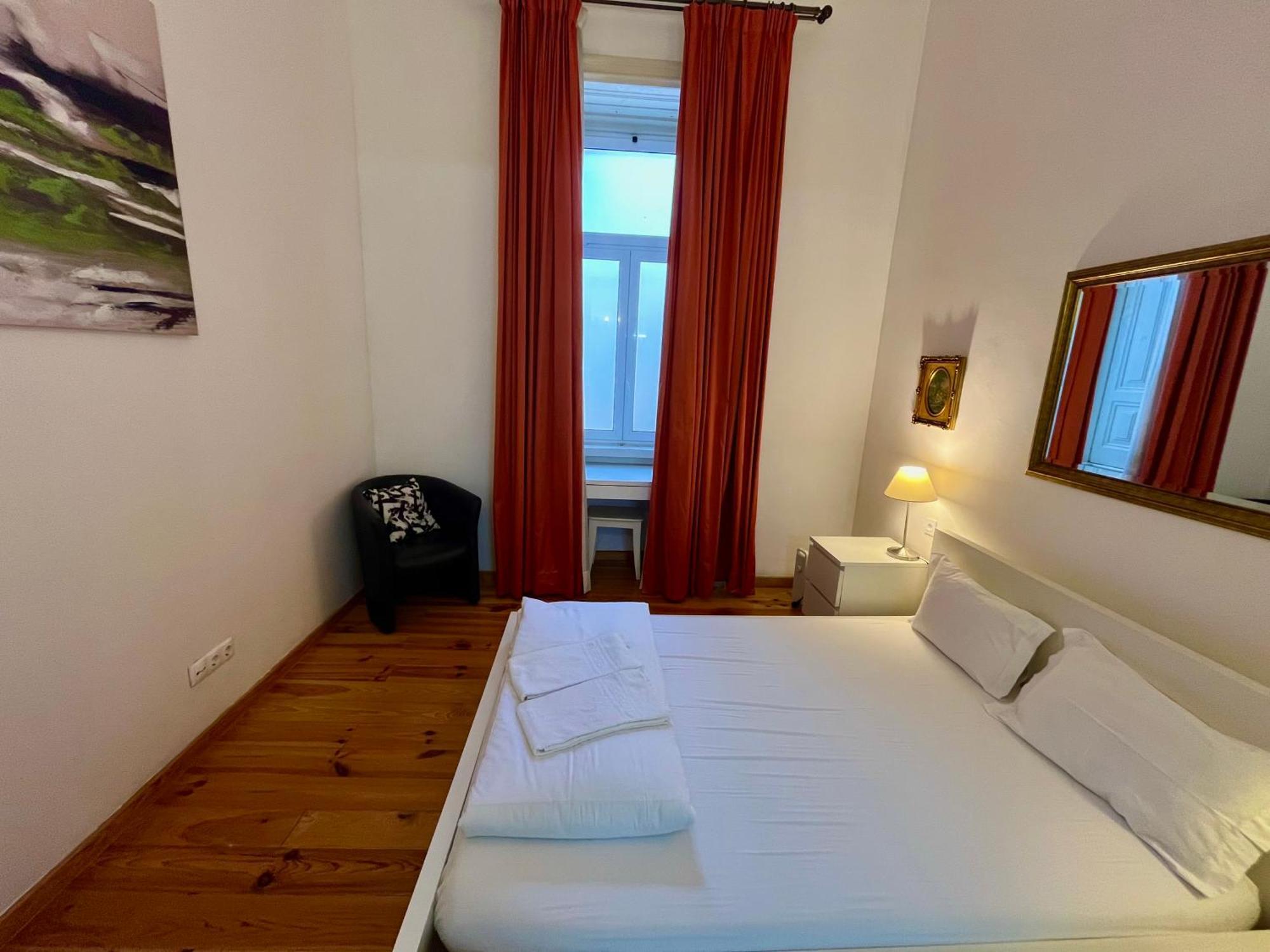 3 Bedroom, 2 Bathroom - Palma Lisbon