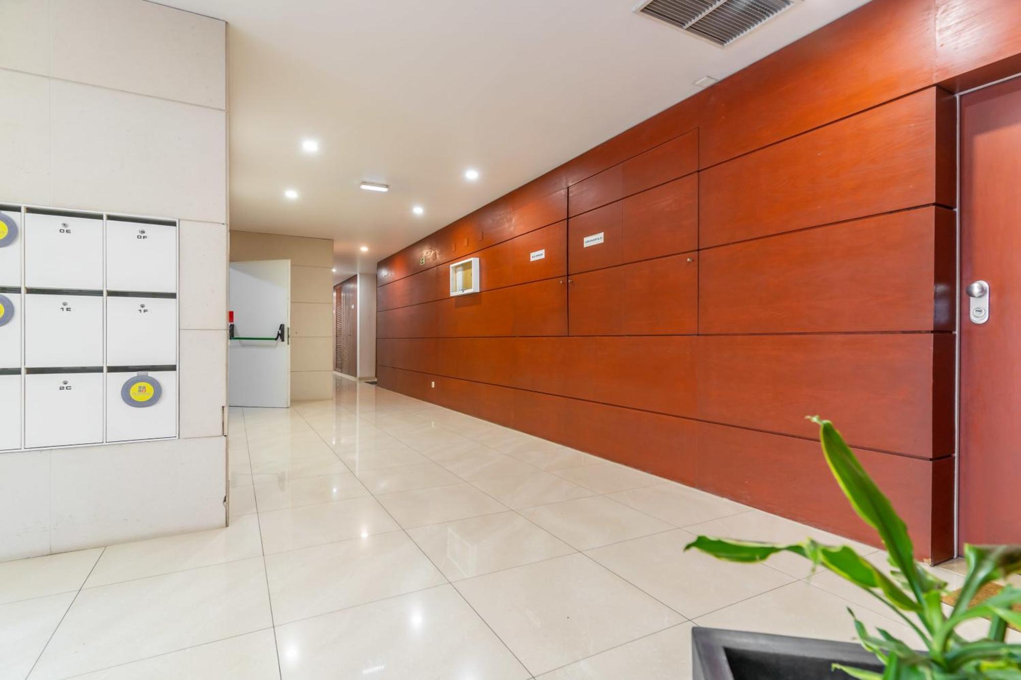 Apartamento T3 Com Piscina Tenis Ginasio E Parq Infant Lisboa