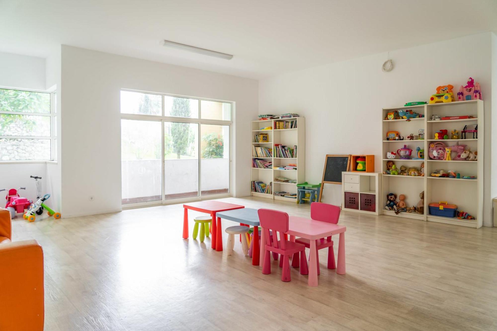 Apartamento T3 Com Piscina Tenis Ginasio E Parq Infant