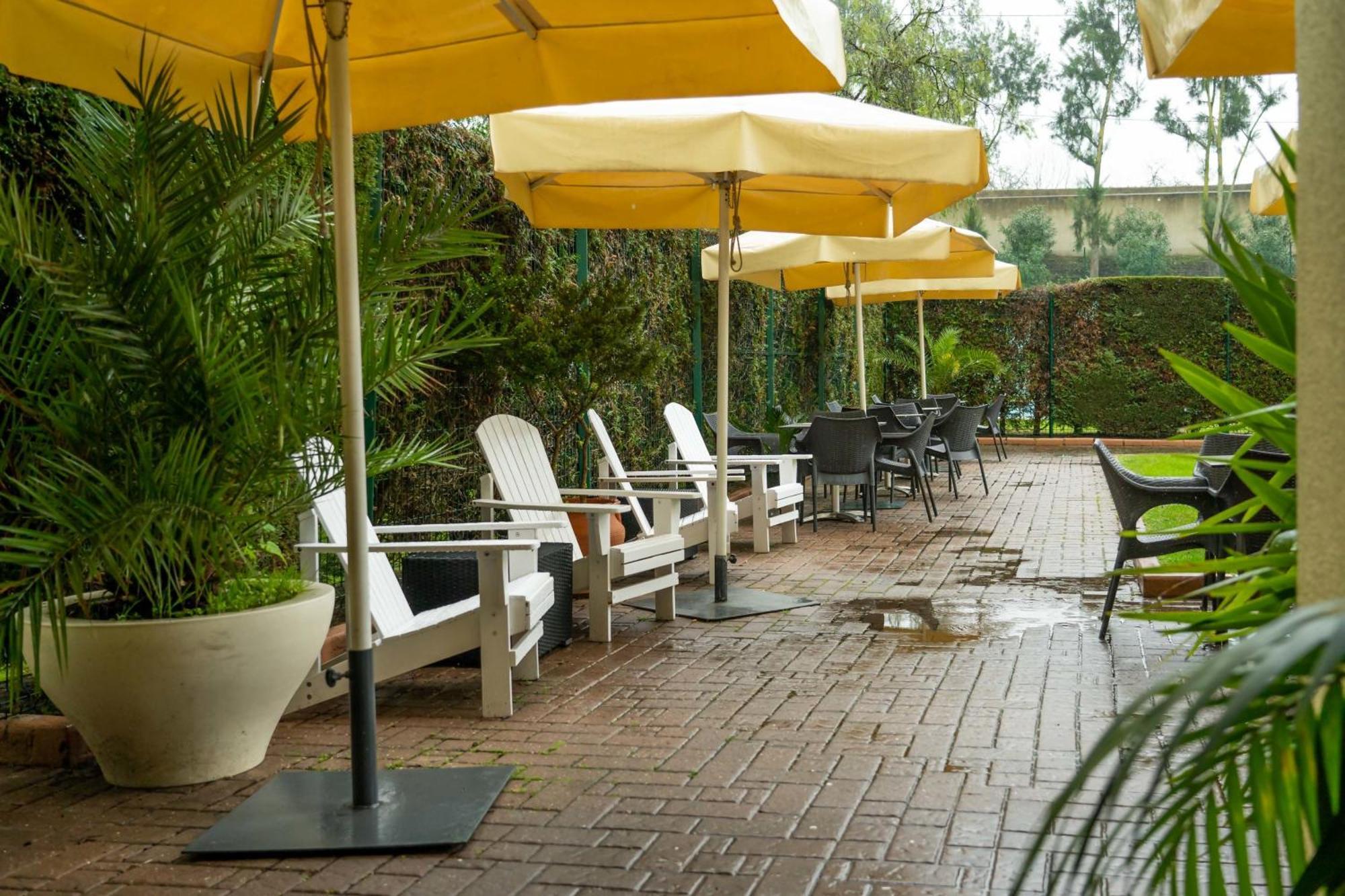 T3 Com Piscina Tenis Ginasio E Parq Infant Lisboa
