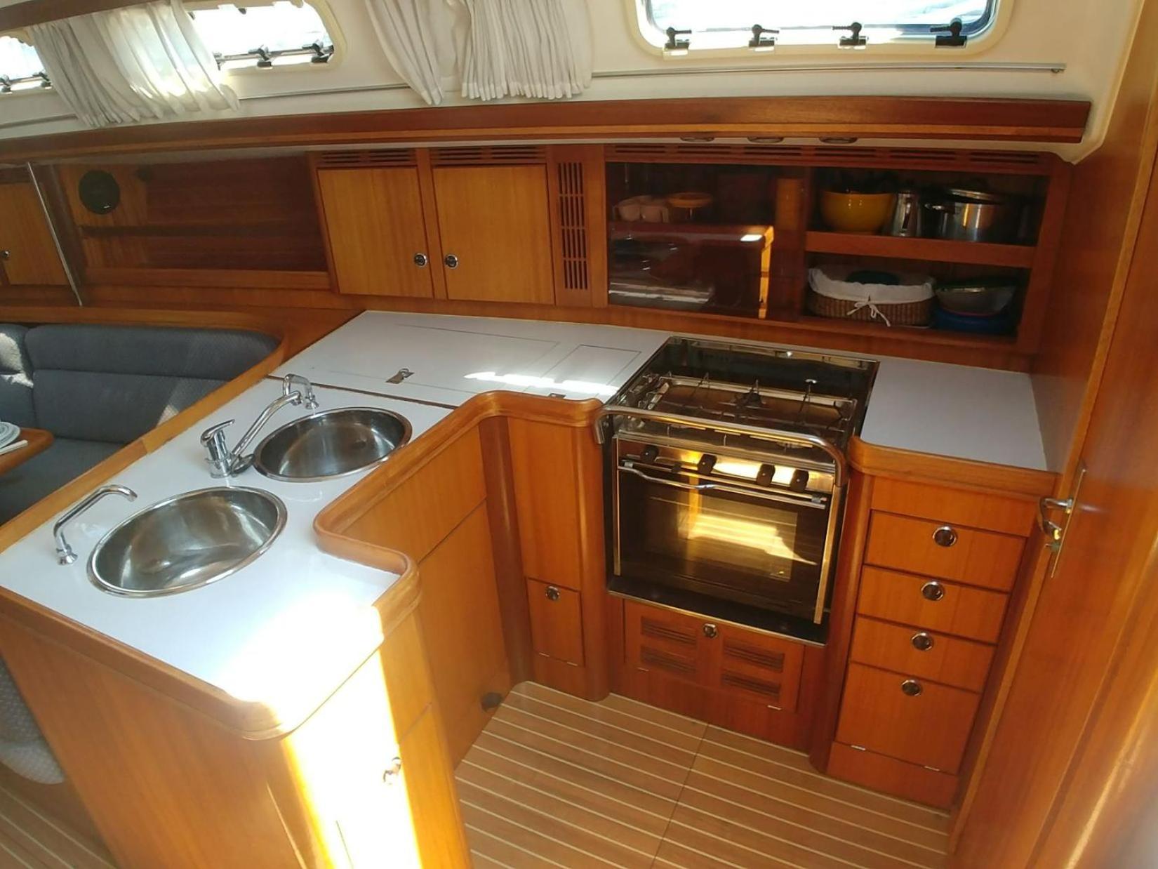 Be Local - Sleep Aboard A Sailing Boat In