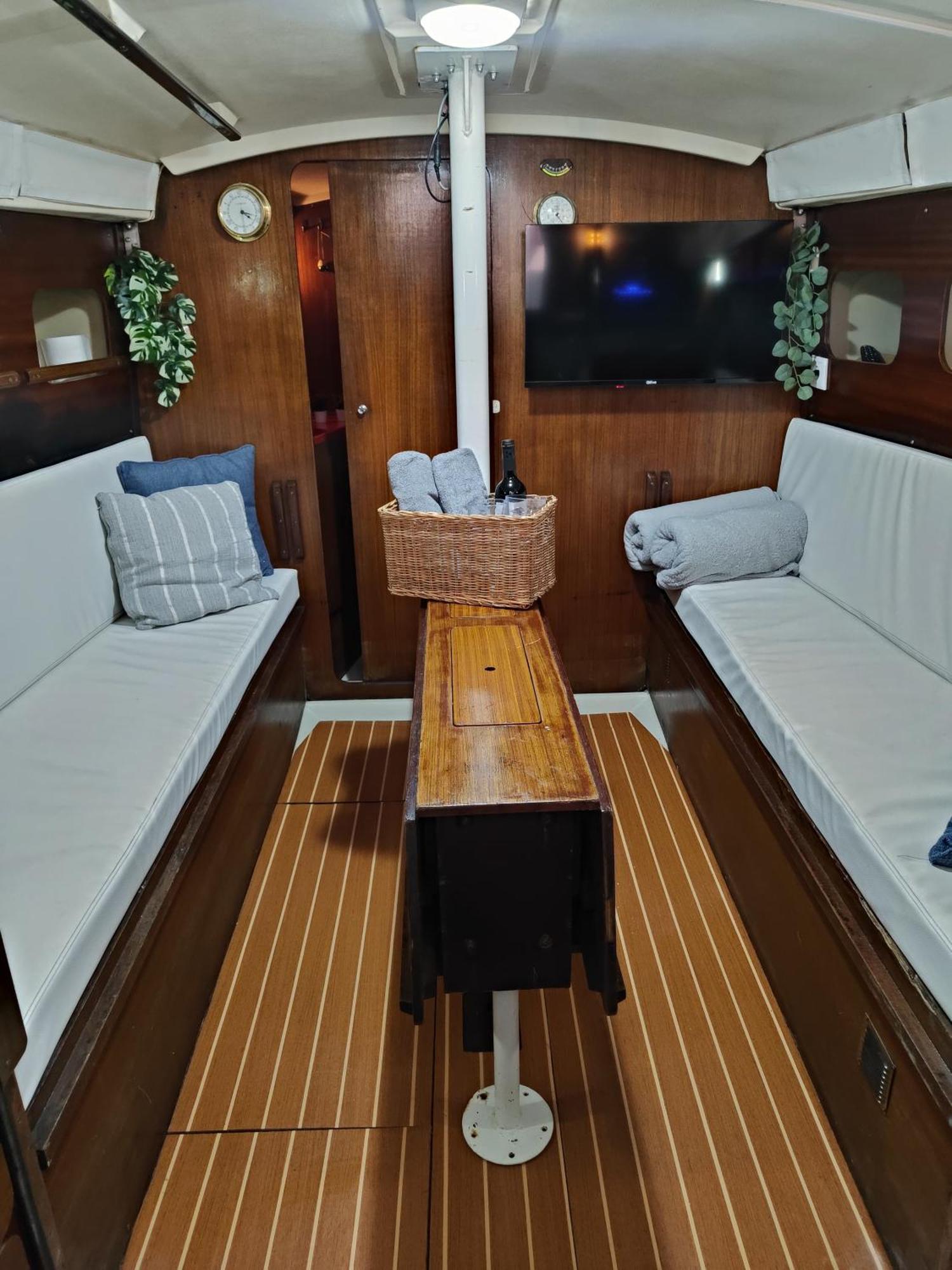 Hotel en barco Abombordo