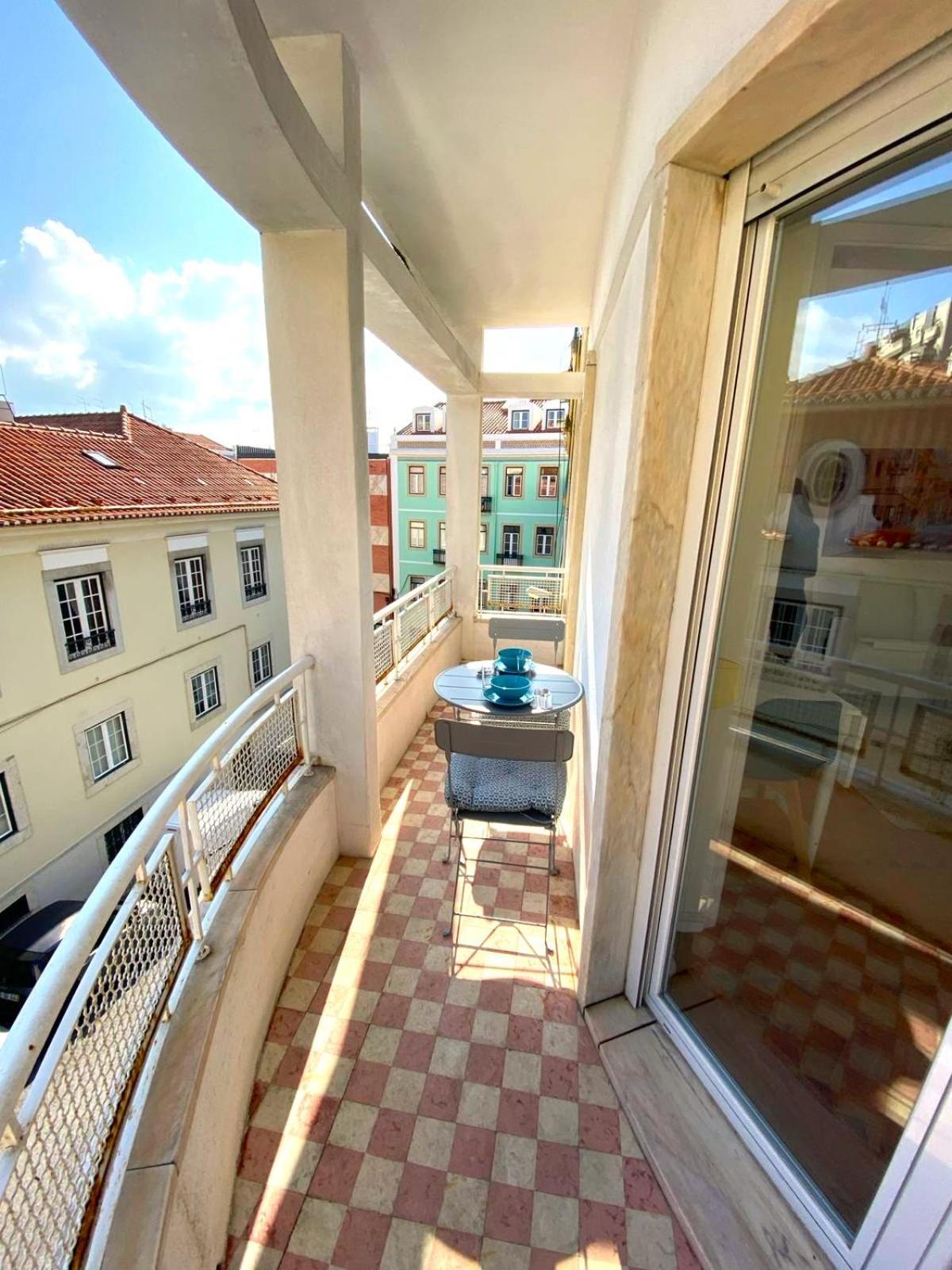 Sunny With A Balcony Lisboa