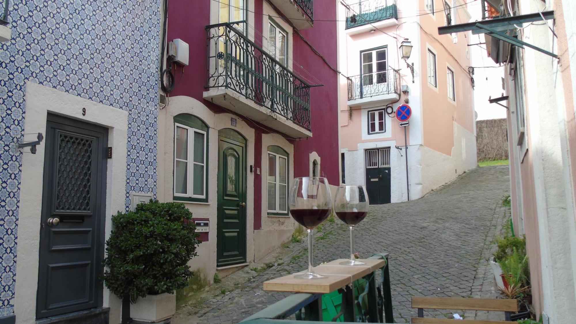 Cosy. 3 Guests Lisbon