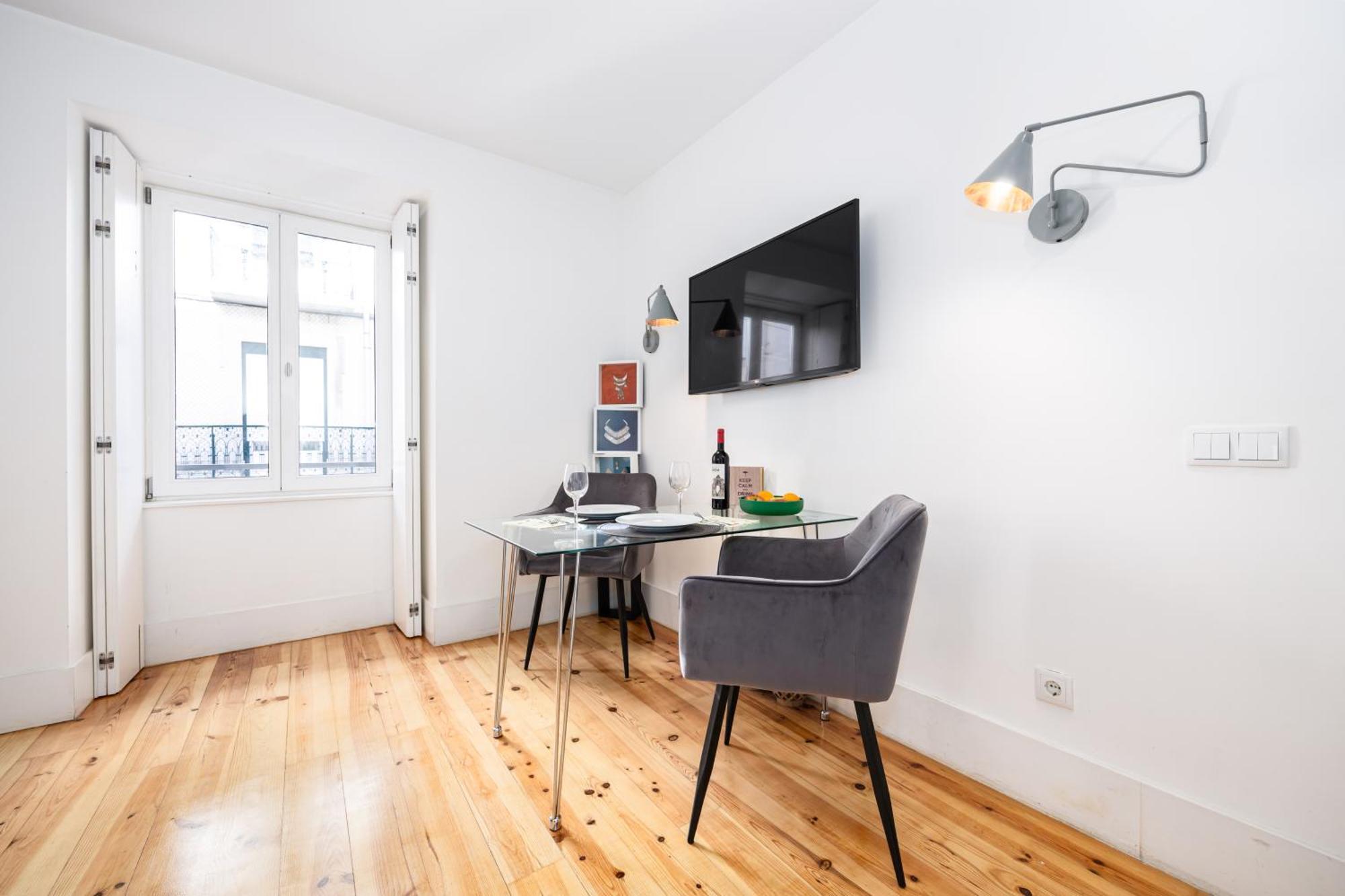 Boutique In The Heart Of ! Lemonn B Apartment *