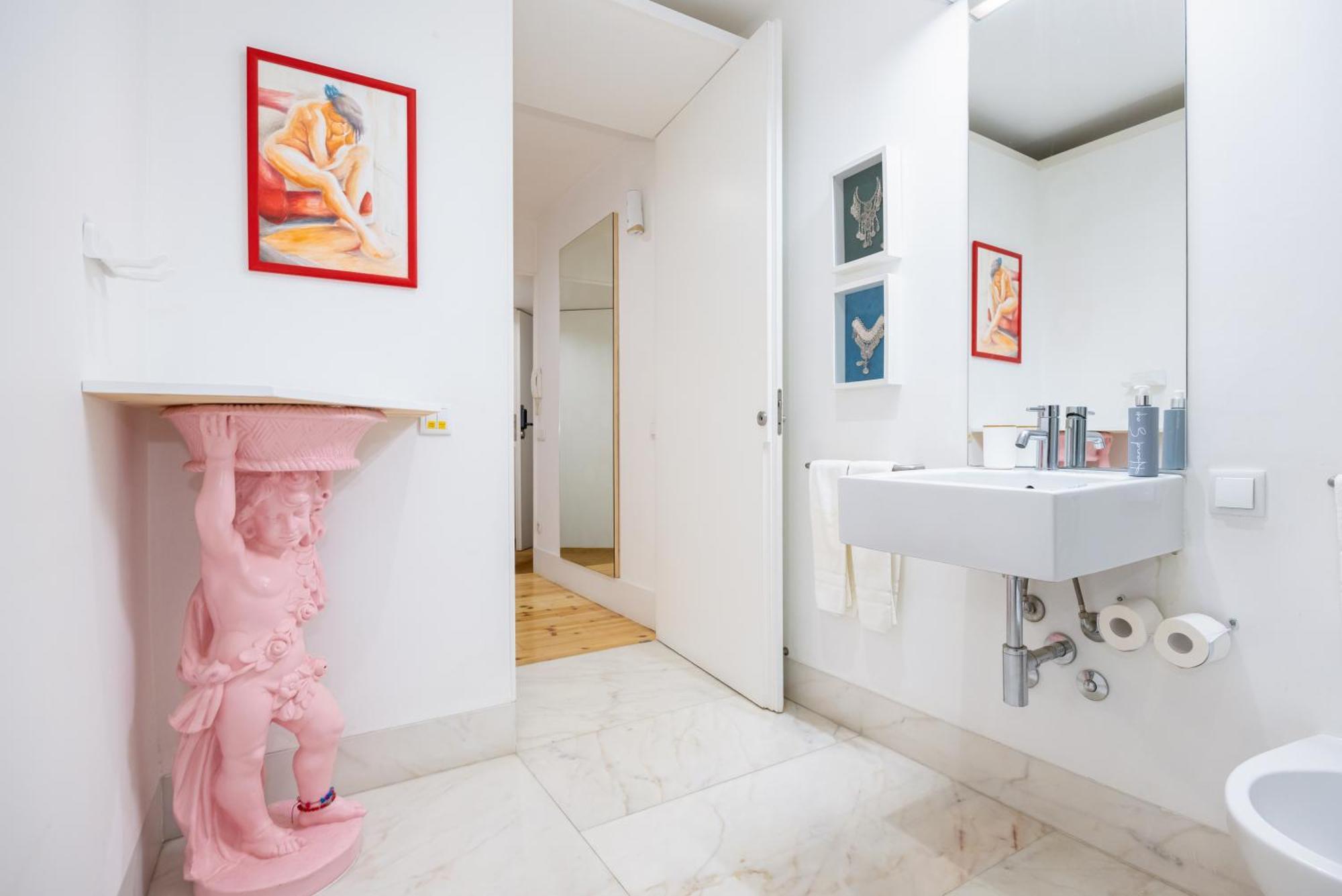 Boutique In The Heart Of ! Lemonn B Lisbon