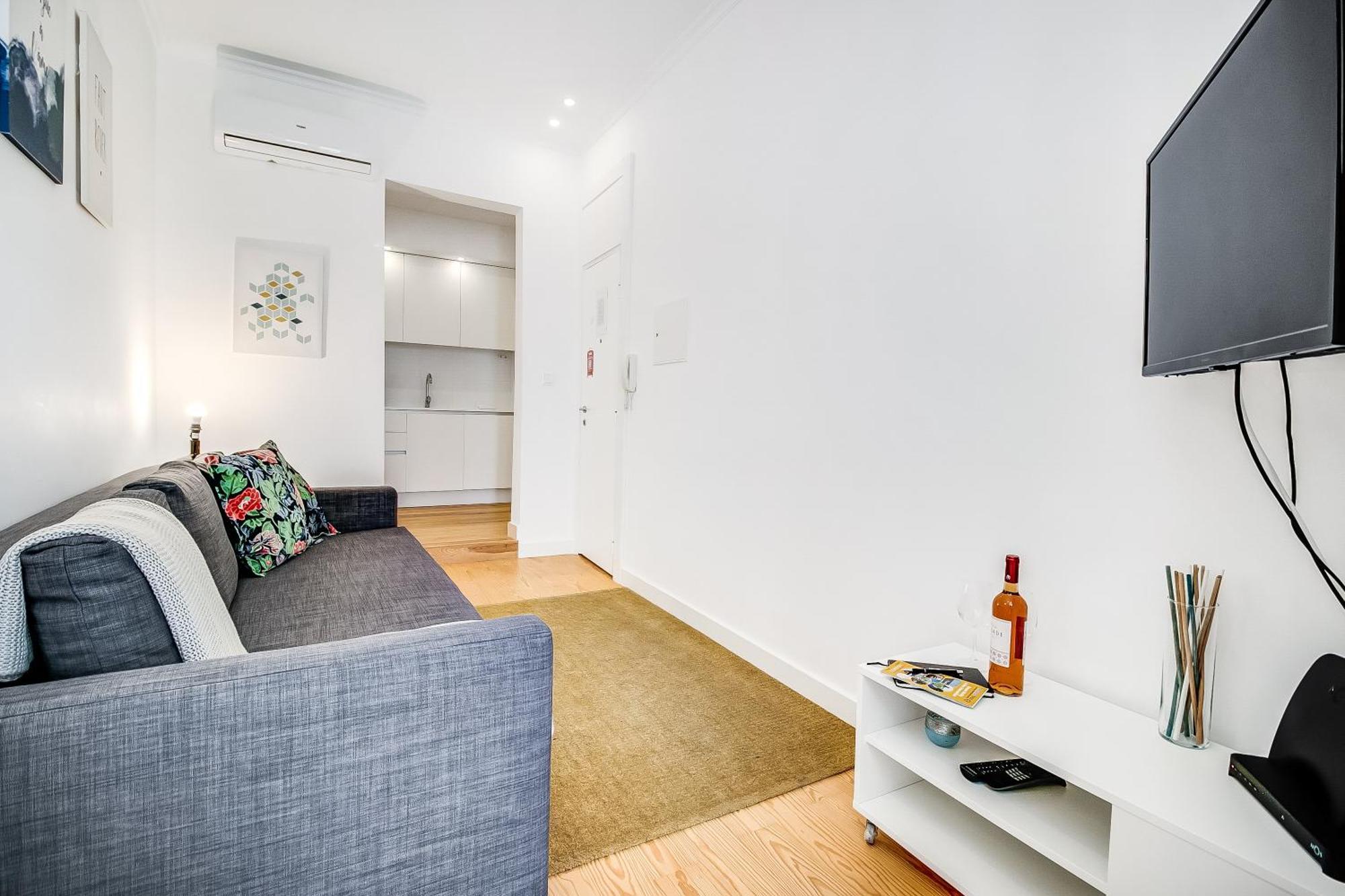 157 A - Charming Santos Wpatio * Lisboa