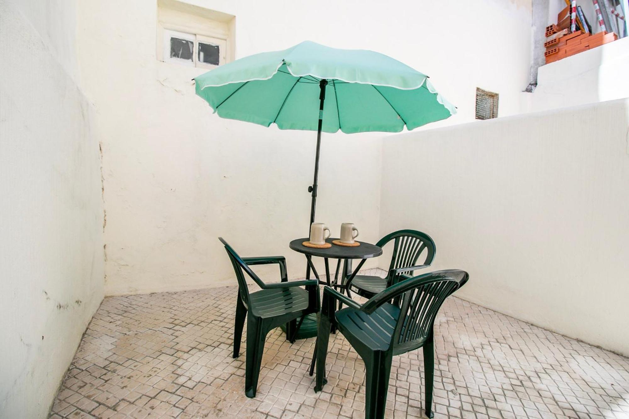 157 A - Charming Santos Wpatio * Lisboa
