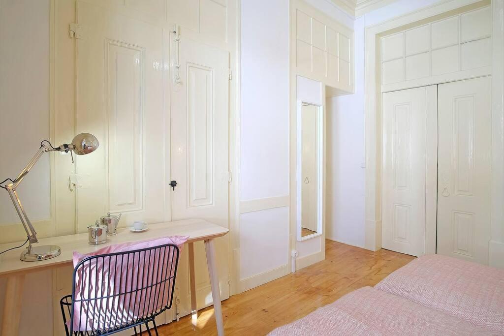 Bh2 Charm In Bohemian Bairro Alto * 4bdr * Old Style Lisboa