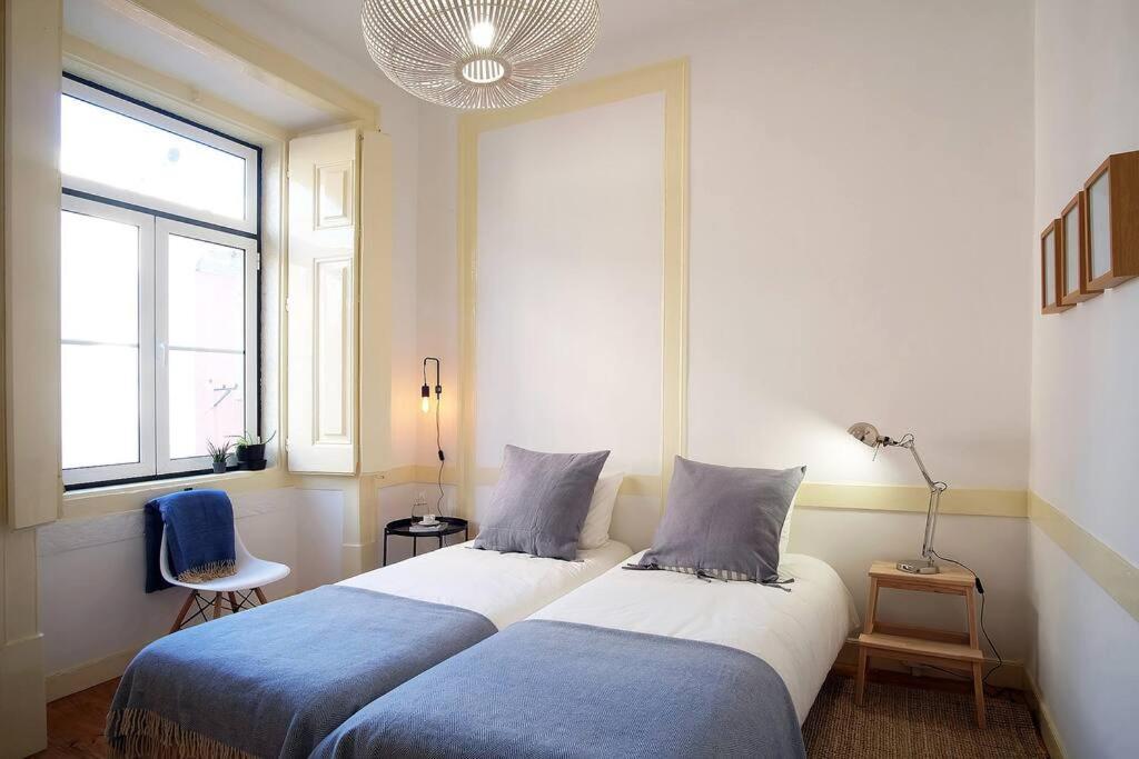 Apartamento Bh2 Charm In Bohemian Bairro Alto * 4bdr * Old Style *