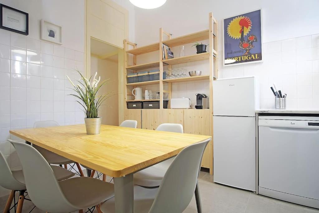 Bh2 Charm In Bohemian Bairro Alto * 4bdr * Old Style Apartamento