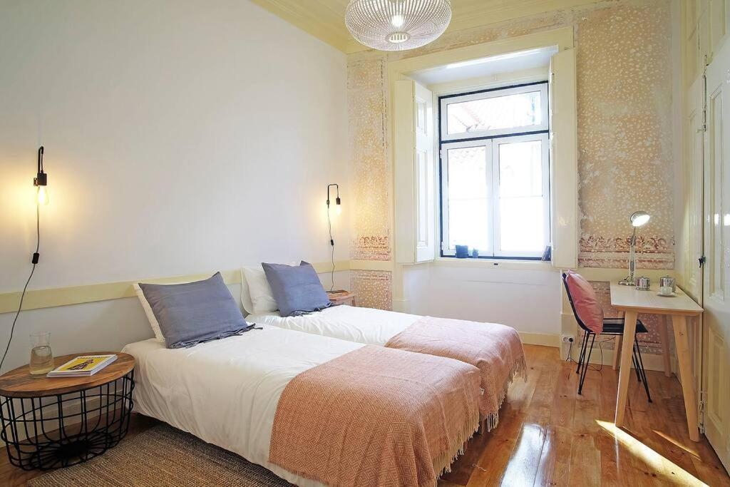 Bh2 Charm In Bohemian Bairro Alto * 4bdr * Old Style Apartamento Lisboa