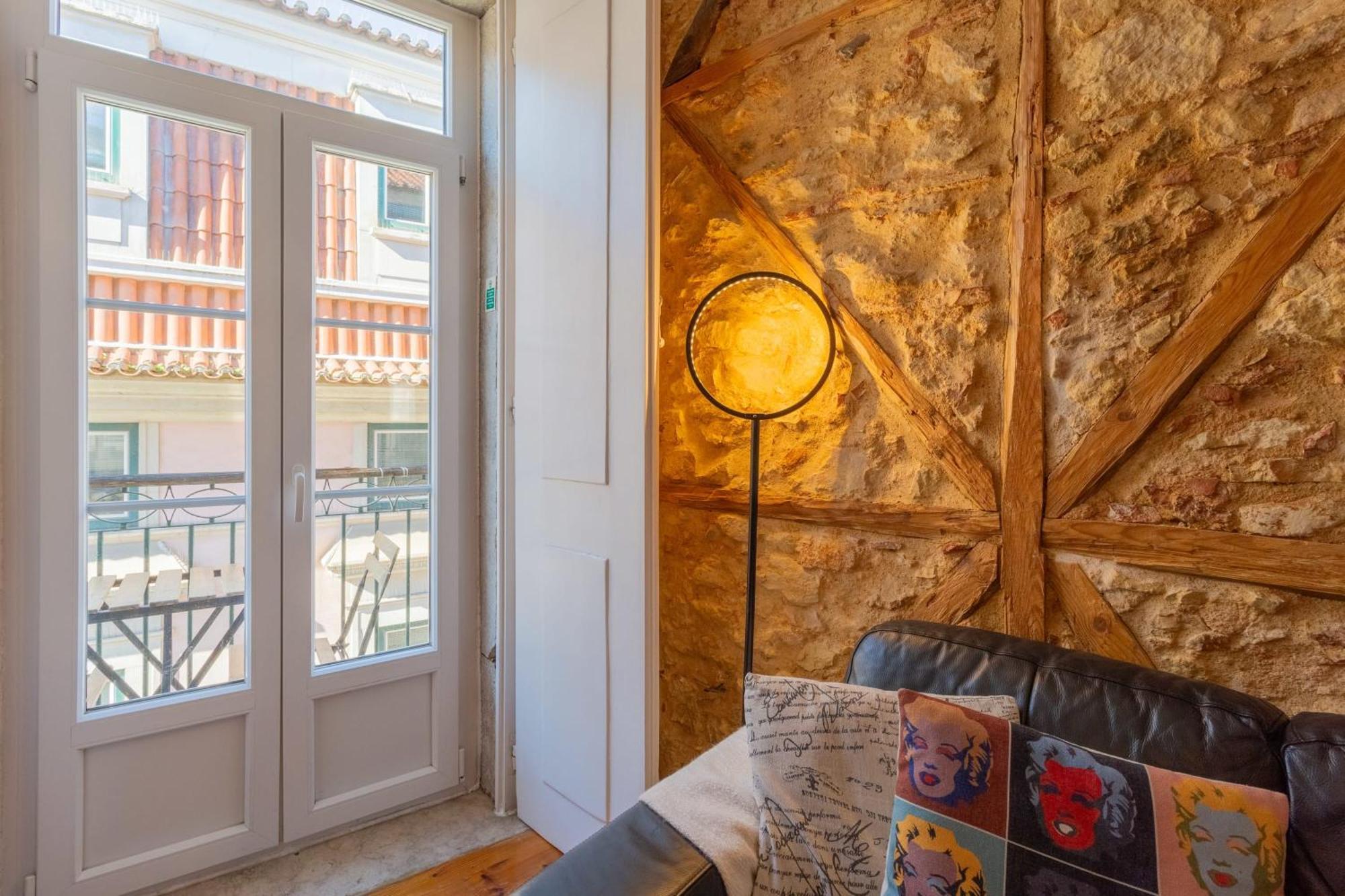 Old Town Chiado Balcony Aircon By Ld Apartamento