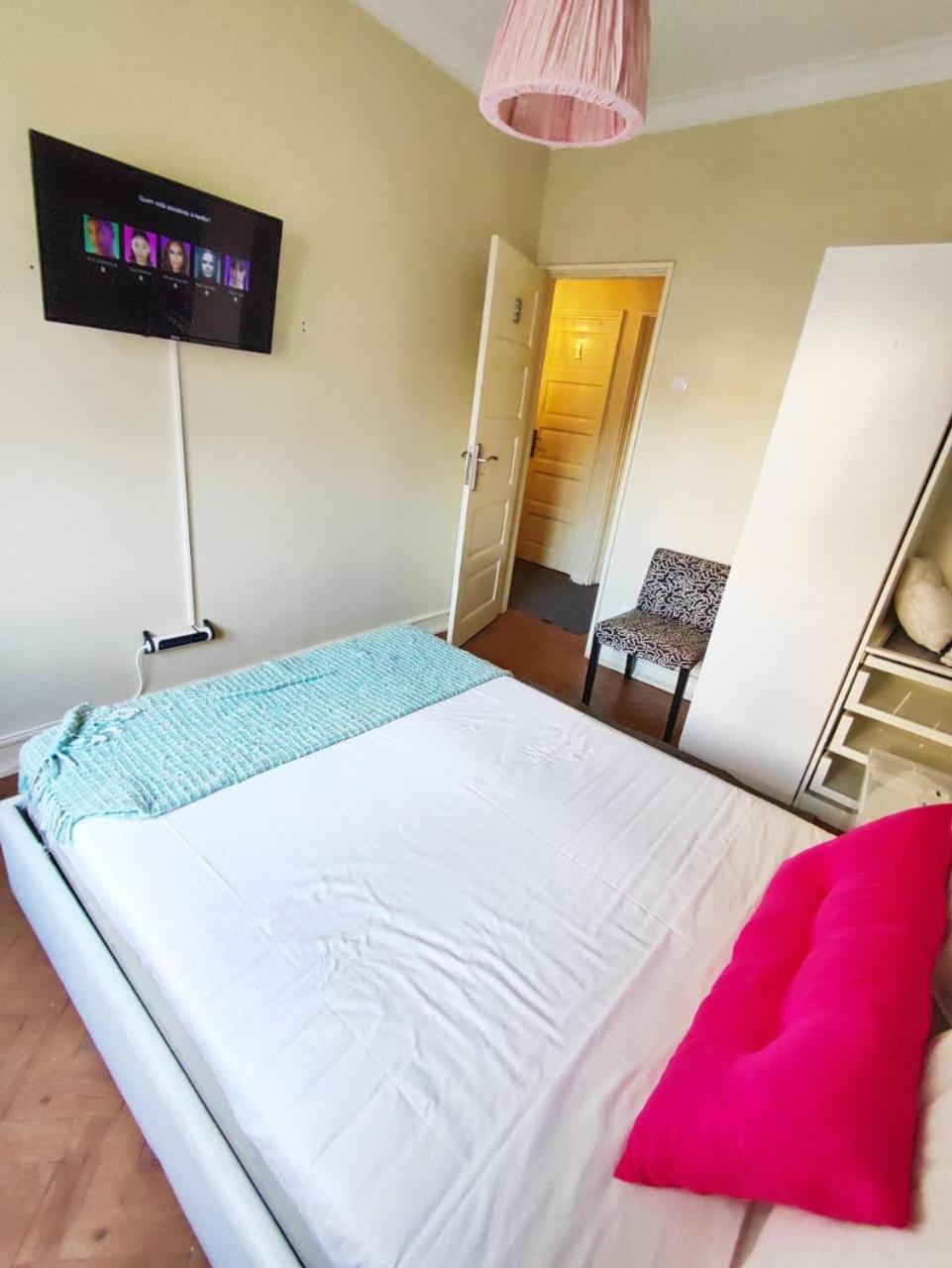 Evd-rentals Olival Bastos Habitación en casa particular