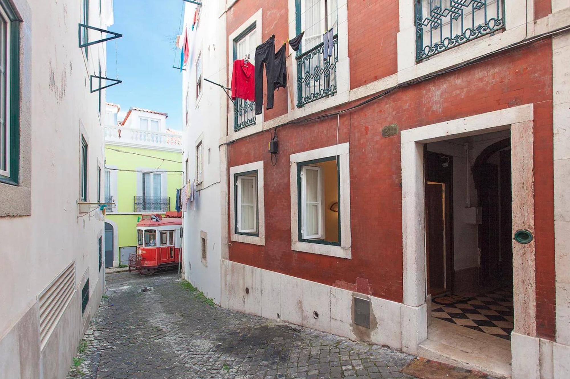 Whome Historical 2-bed Alfama Charm Apartamento Lisboa
