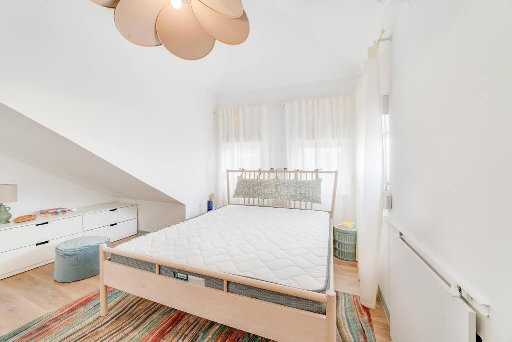 The Cozy Duplex In Lisbon's Heart