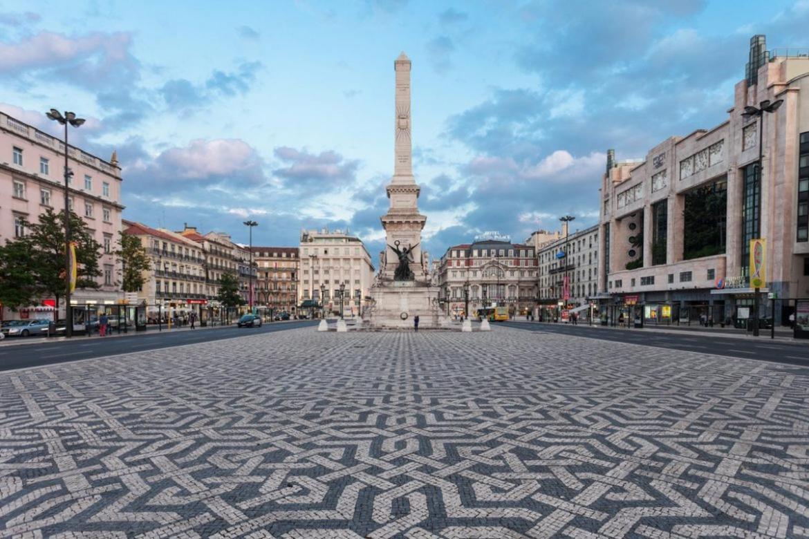 Amália Near Rossio Square Lisboa