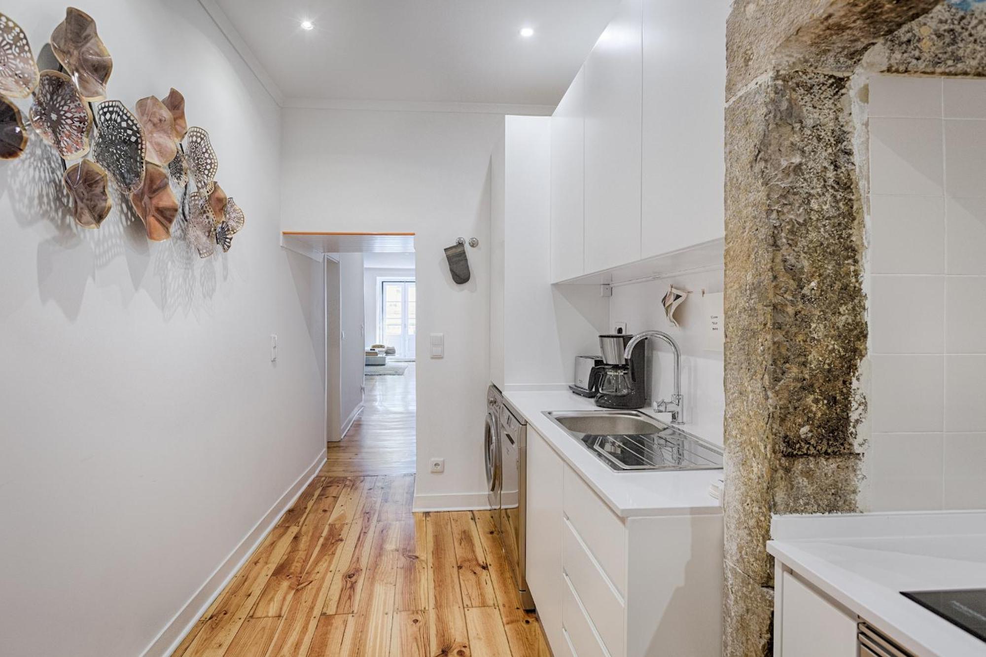 Architectural Gem In Bica Apartment Lisbon