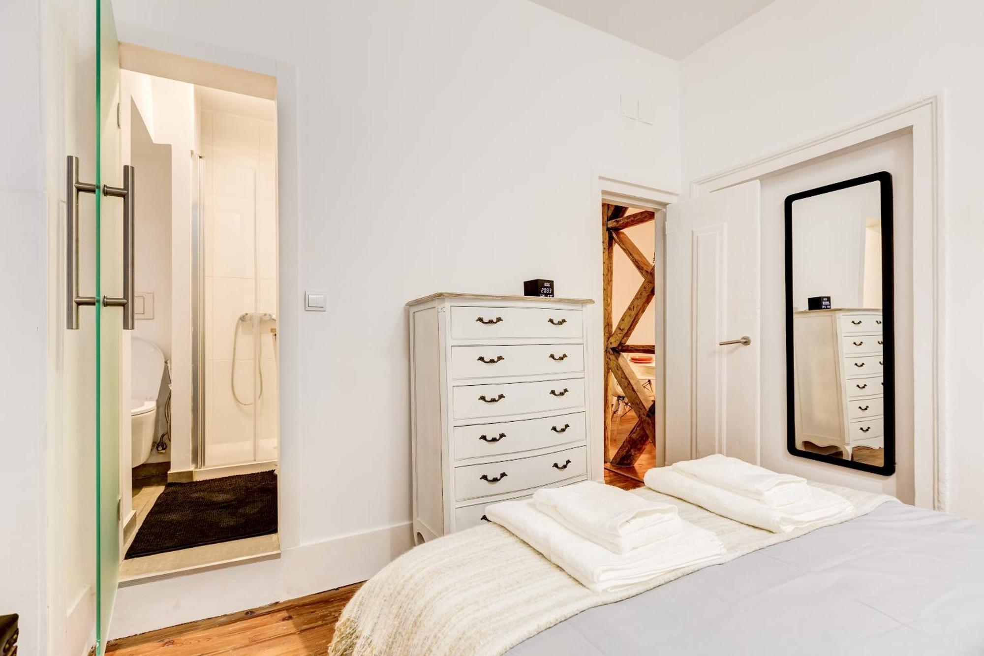 Historical Gem In Baixa Apartamento *