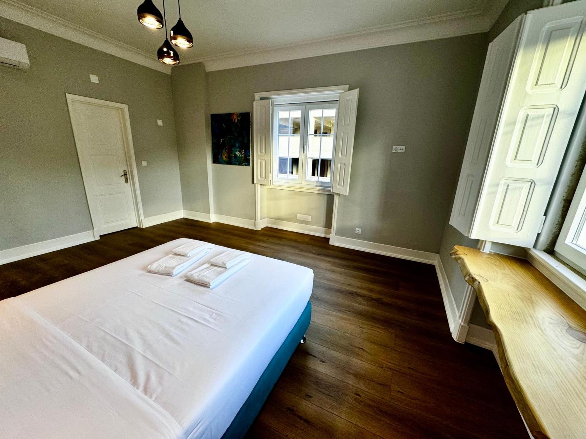 Relax And Explore And Bed and breakfast Lisboa