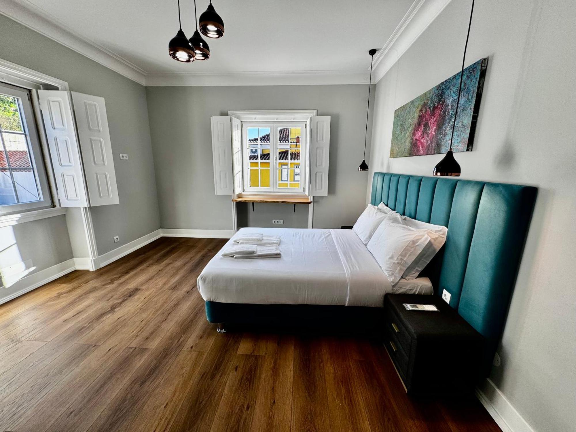 Relax And Explore And Bed and breakfast