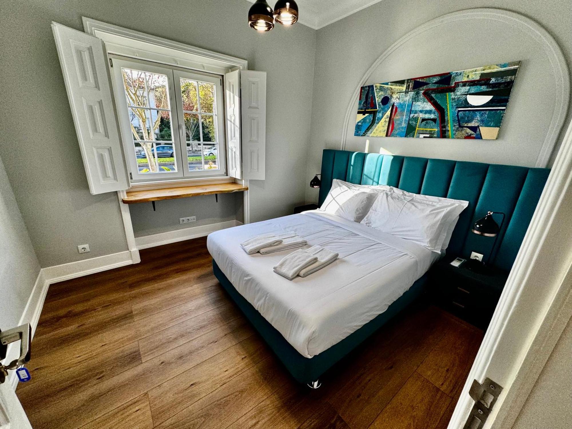 Relax And Explore And Bed and breakfast