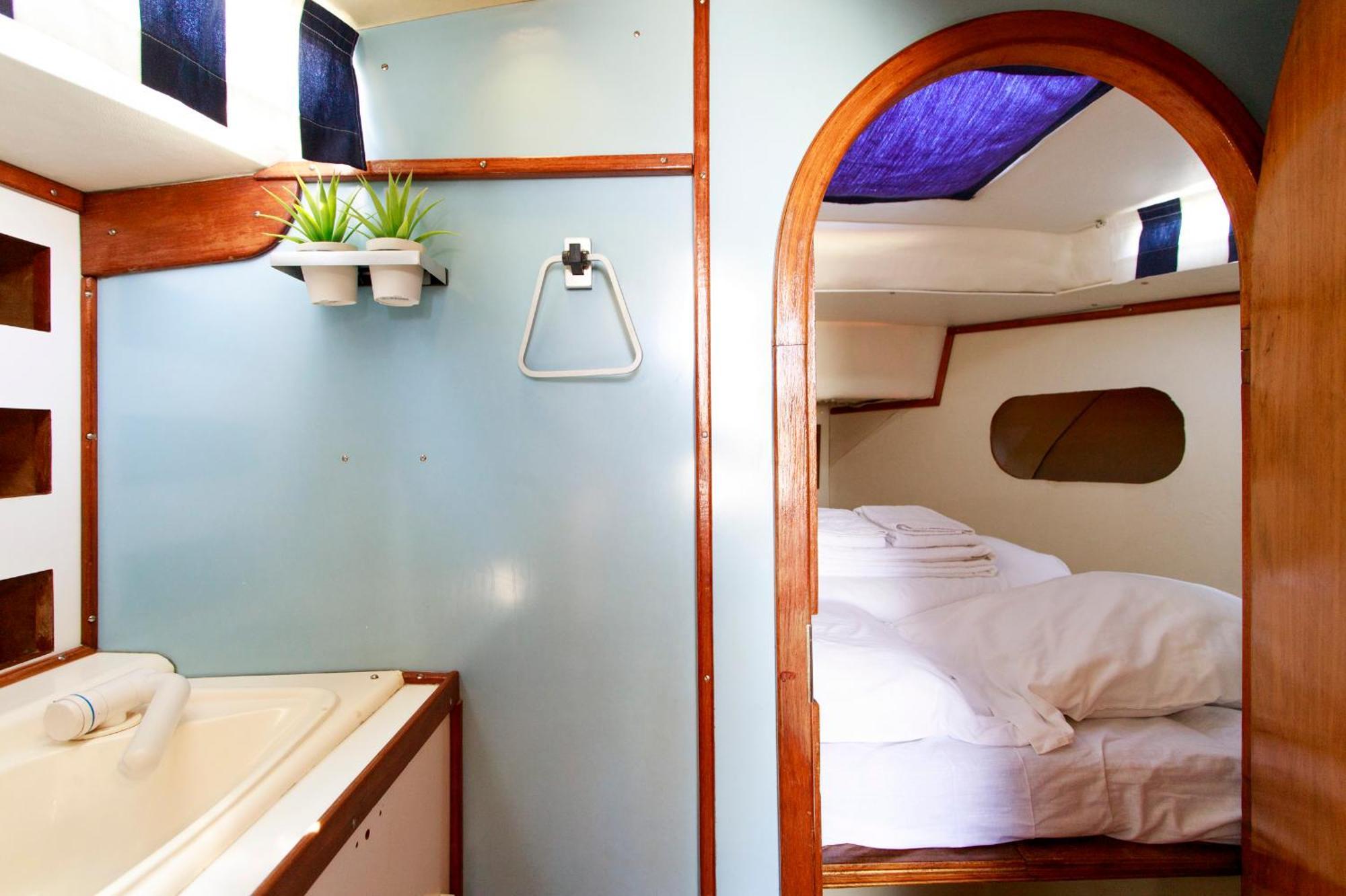 Botel Evamia Boat Lisboa