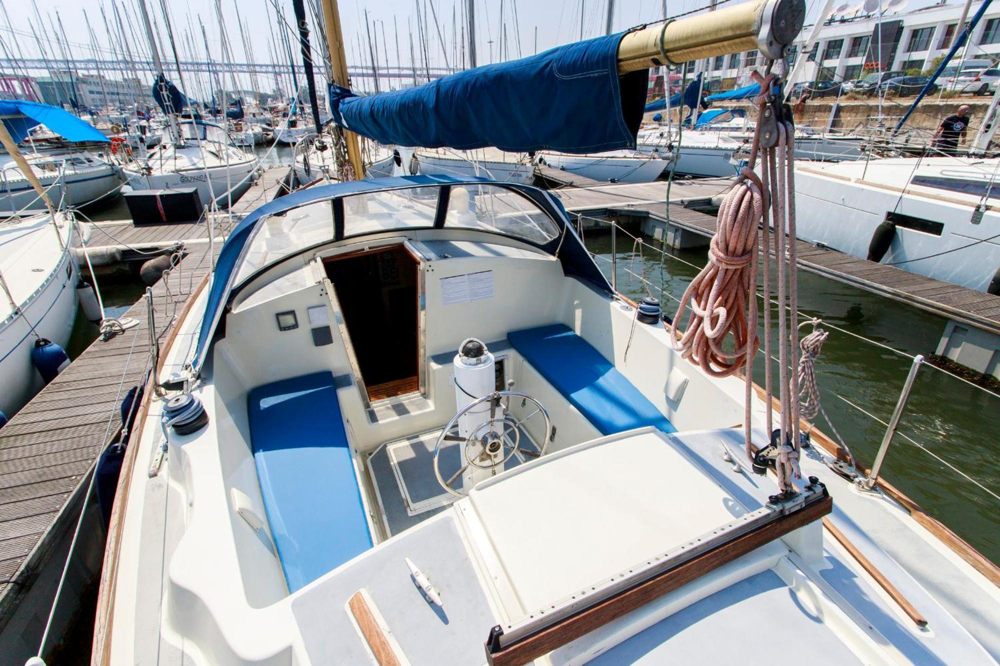 Evamia Boat Botel Lisboa