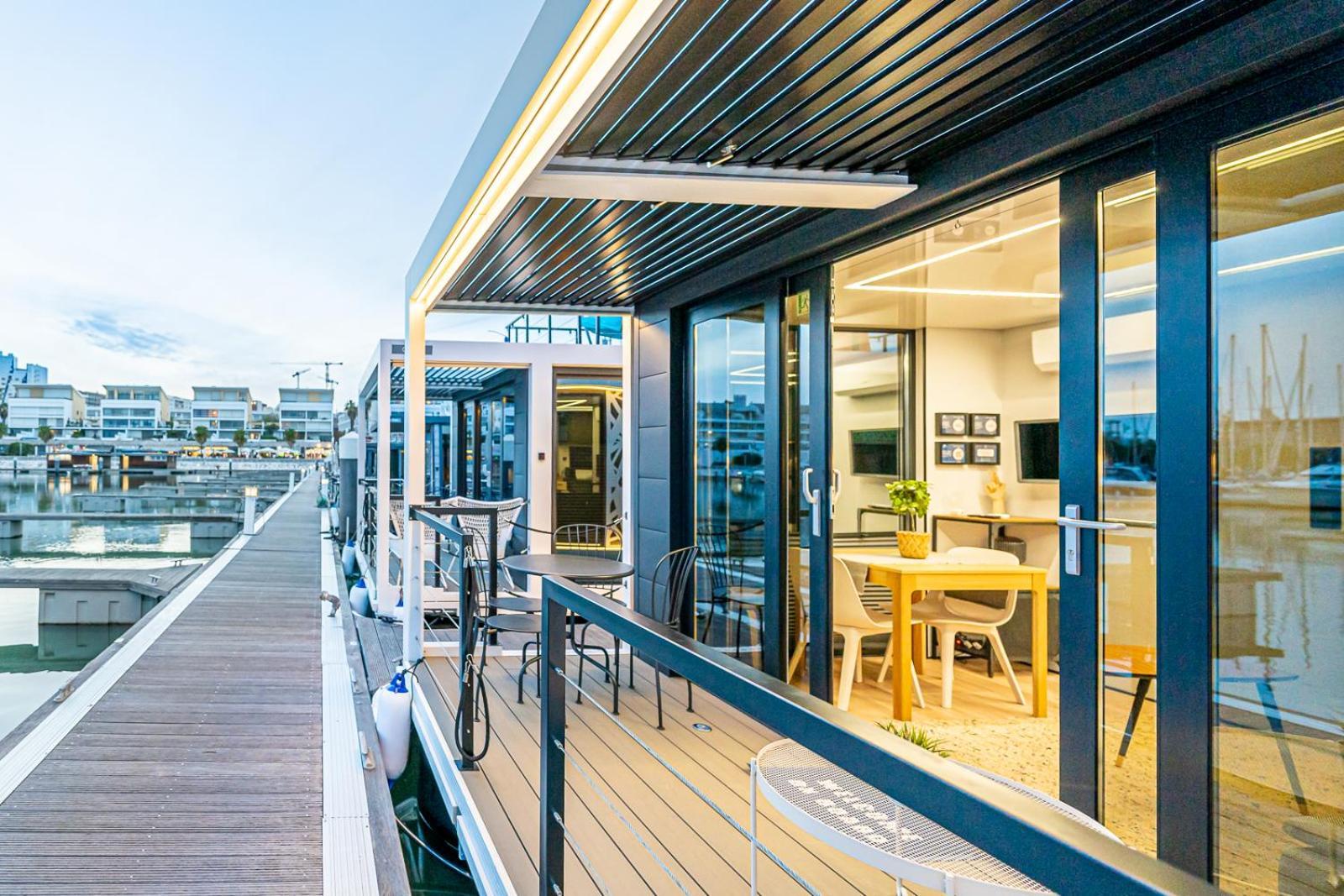 Hotel en barco The Homeboat Company Parque Nacoes-lisboa